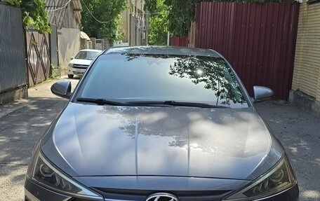 Hyundai Elantra VI рестайлинг, 2018 год, 1 800 000 рублей, 5 фотография