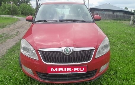Skoda Fabia II, 2010 год, 400 000 рублей, 2 фотография
