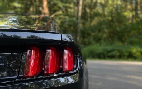Ford Mustang VI рестайлинг, 2017 год, 2 480 000 рублей, 5 фотография