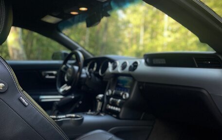 Ford Mustang VI рестайлинг, 2017 год, 2 480 000 рублей, 10 фотография