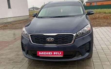KIA Sorento III Prime рестайлинг, 2018 год, 2 100 000 рублей, 3 фотография