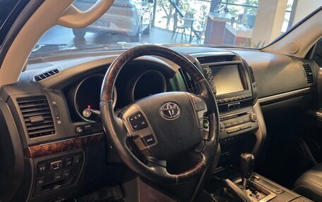 Toyota Land Cruiser 200, 2011 год, 3 100 000 рублей, 22 фотография