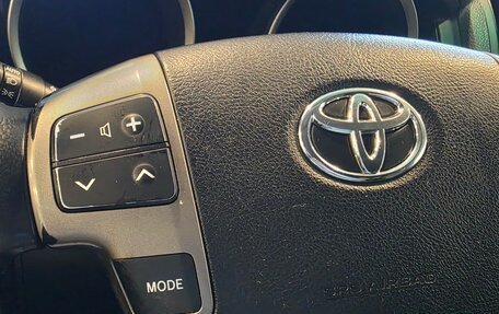 Toyota Land Cruiser 200, 2011 год, 3 100 000 рублей, 20 фотография