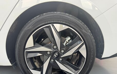 Hyundai Elantra, 2021 год, 1 327 000 рублей, 21 фотография