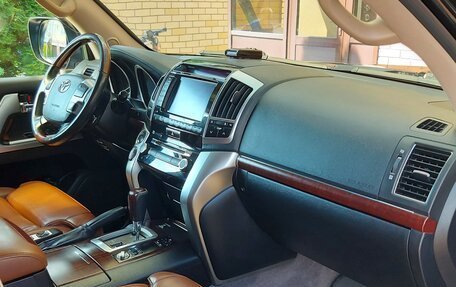 Toyota Land Cruiser 200, 2015 год, 5 600 000 рублей, 10 фотография