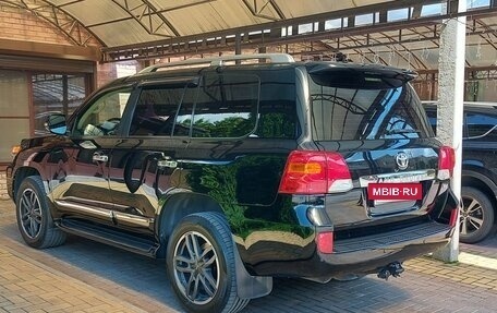 Toyota Land Cruiser 200, 2015 год, 5 600 000 рублей, 2 фотография
