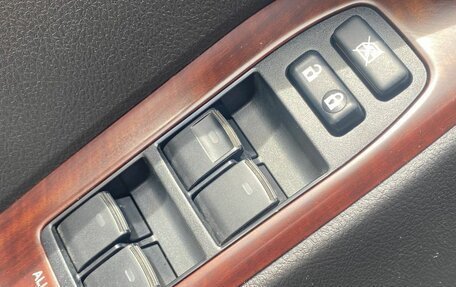 Toyota Land Cruiser Prado 150 рестайлинг 2, 2015 год, 3 550 000 рублей, 22 фотография