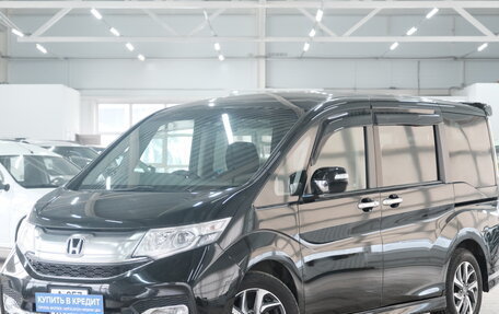Honda Stepwgn IV, 2017 год, 2 049 000 рублей, 2 фотография