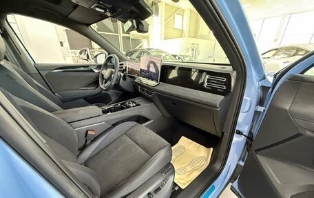 Volkswagen Tiguan, 2024 год, 4 799 000 рублей, 11 фотография