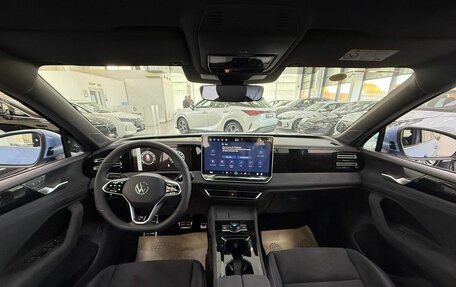 Volkswagen Tiguan, 2024 год, 4 799 000 рублей, 7 фотография
