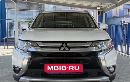 Mitsubishi Outlander III рестайлинг 3, 2015 год, 1 649 000 рублей, 7 фотография