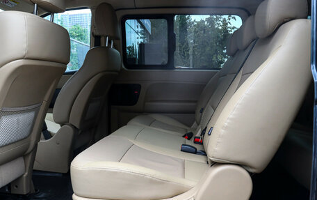 Hyundai H-1 II рестайлинг, 2016 год, 2 599 000 рублей, 10 фотография