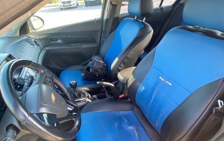 Chevrolet Cruze II, 2010 год, 600 000 рублей, 12 фотография