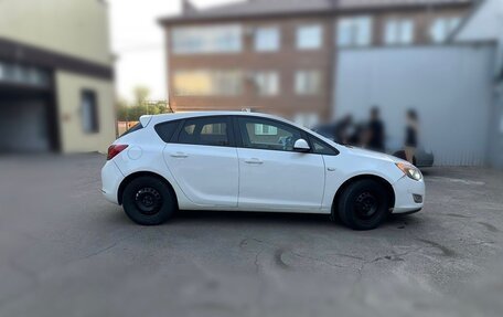Opel Astra J, 2012 год, 530 000 рублей, 2 фотография