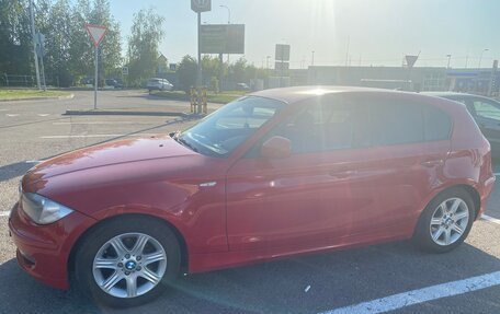 BMW 1 серия, 2011 год, 970 000 рублей, 2 фотография