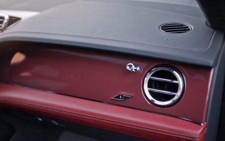 Bentley Bentayga I, 2025 год, 49 000 000 рублей, 18 фотография