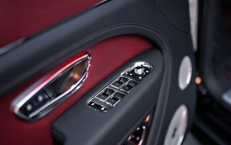Bentley Bentayga I, 2025 год, 49 000 000 рублей, 19 фотография