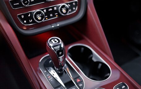 Bentley Bentayga I, 2025 год, 49 000 000 рублей, 17 фотография