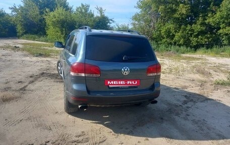 Volkswagen Touareg III, 2005 год, 780 000 рублей, 3 фотография