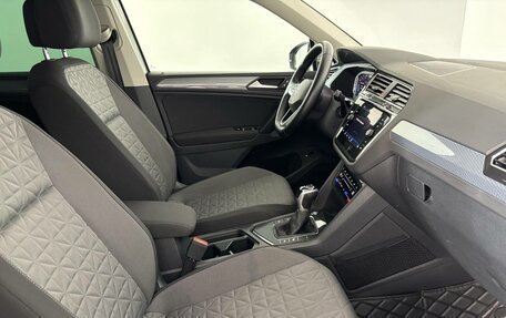 Volkswagen Tiguan II, 2021 год, 2 649 000 рублей, 10 фотография