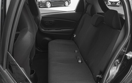 Toyota Vitz, 2018 год, 1 249 000 рублей, 7 фотография