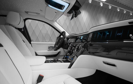 Rolls-Royce Cullinan, 2025 год, 72 390 000 рублей, 4 фотография