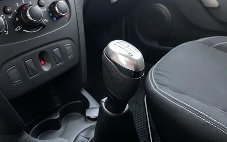 Renault Logan II, 2021 год, 1 250 000 рублей, 18 фотография