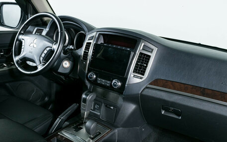 Mitsubishi Pajero IV, 2021 год, 3 790 000 рублей, 10 фотография