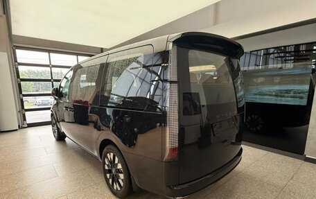 Hyundai Staria, 2024 год, 8 450 000 рублей, 4 фотография