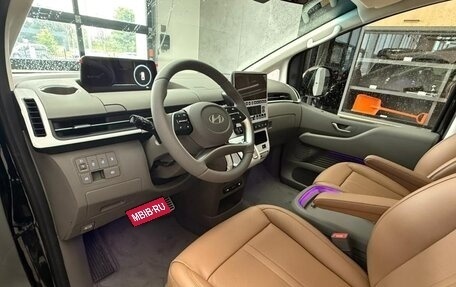 Hyundai Staria, 2024 год, 8 450 000 рублей, 2 фотография
