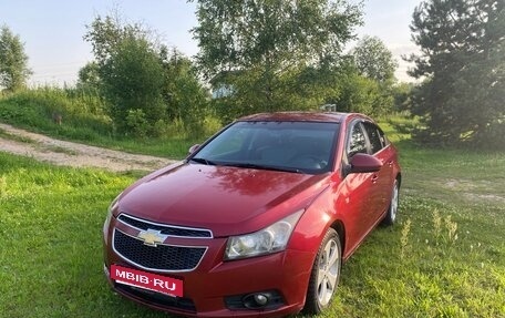 Chevrolet Cruze II, 2011 год, 700 000 рублей, 3 фотография