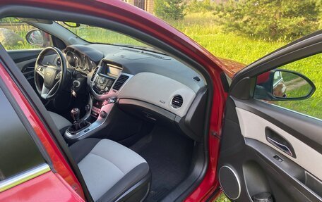 Chevrolet Cruze II, 2011 год, 700 000 рублей, 5 фотография