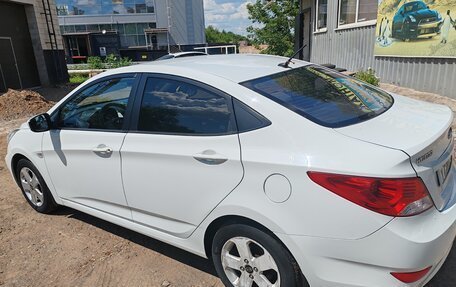 Hyundai Solaris II рестайлинг, 2013 год, 760 000 рублей, 3 фотография