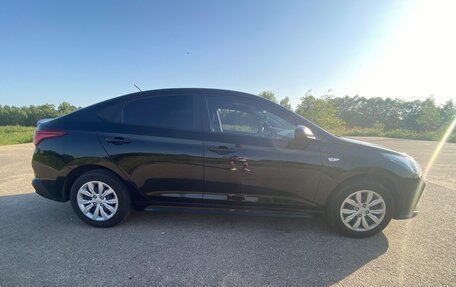 Hyundai Solaris II рестайлинг, 2022 год, 1 840 000 рублей, 2 фотография