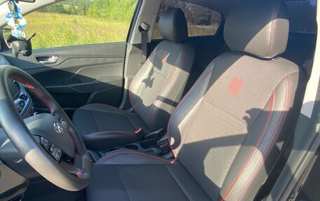 Hyundai Solaris II рестайлинг, 2022 год, 1 840 000 рублей, 5 фотография