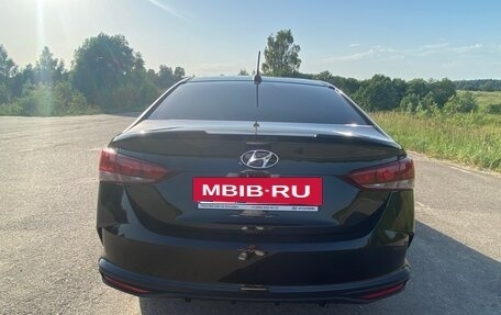Hyundai Solaris II рестайлинг, 2022 год, 1 840 000 рублей, 4 фотография