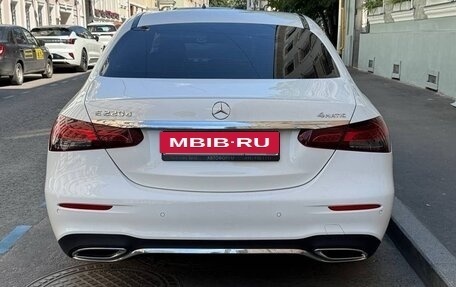 Mercedes-Benz E-Класс, 2020 год, 3 500 000 рублей, 4 фотография