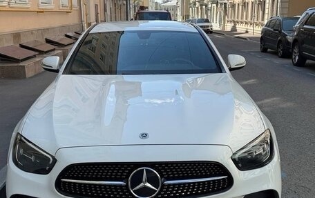 Mercedes-Benz E-Класс, 2020 год, 3 500 000 рублей, 8 фотография