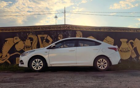 Hyundai Solaris II рестайлинг, 2018 год, 825 000 рублей, 2 фотография