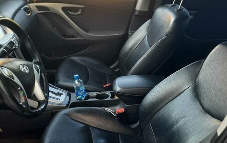 Hyundai Avante, 2011 год, 850 000 рублей, 6 фотография