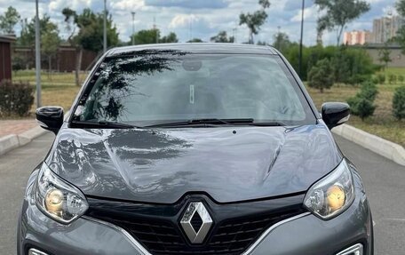 Renault Kaptur I рестайлинг, 2017 год, 1 480 000 рублей, 2 фотография