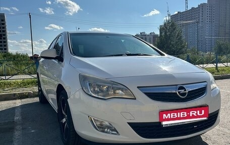 Opel Astra J, 2012 год, 750 000 рублей, 2 фотография