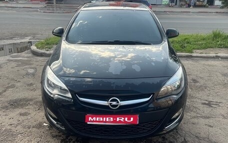 Opel Astra J, 2013 год, 790 000 рублей, 1 фотография
