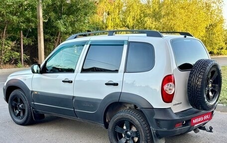 Chevrolet Niva I рестайлинг, 2017 год, 698 000 рублей, 3 фотография