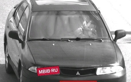 Mitsubishi Carisma I, 1995 год, 145 000 рублей, 1 фотография