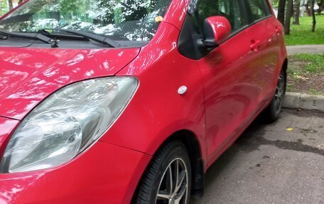 Toyota Yaris III рестайлинг, 2007 год, 700 000 рублей, 10 фотография