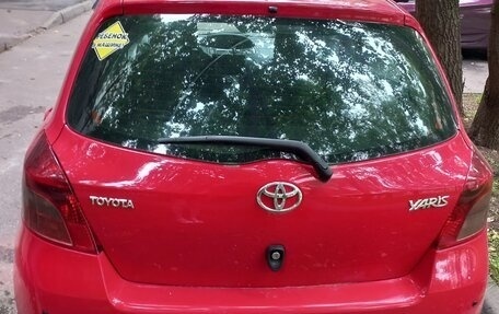 Toyota Yaris III рестайлинг, 2007 год, 700 000 рублей, 9 фотография