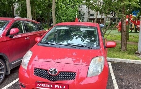 Toyota Yaris III рестайлинг, 2007 год, 700 000 рублей, 4 фотография