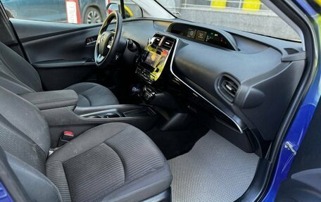 Toyota Prius IV XW50, 2016 год, 1 695 000 рублей, 5 фотография