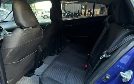 Toyota Prius IV XW50, 2016 год, 1 695 000 рублей, 9 фотография